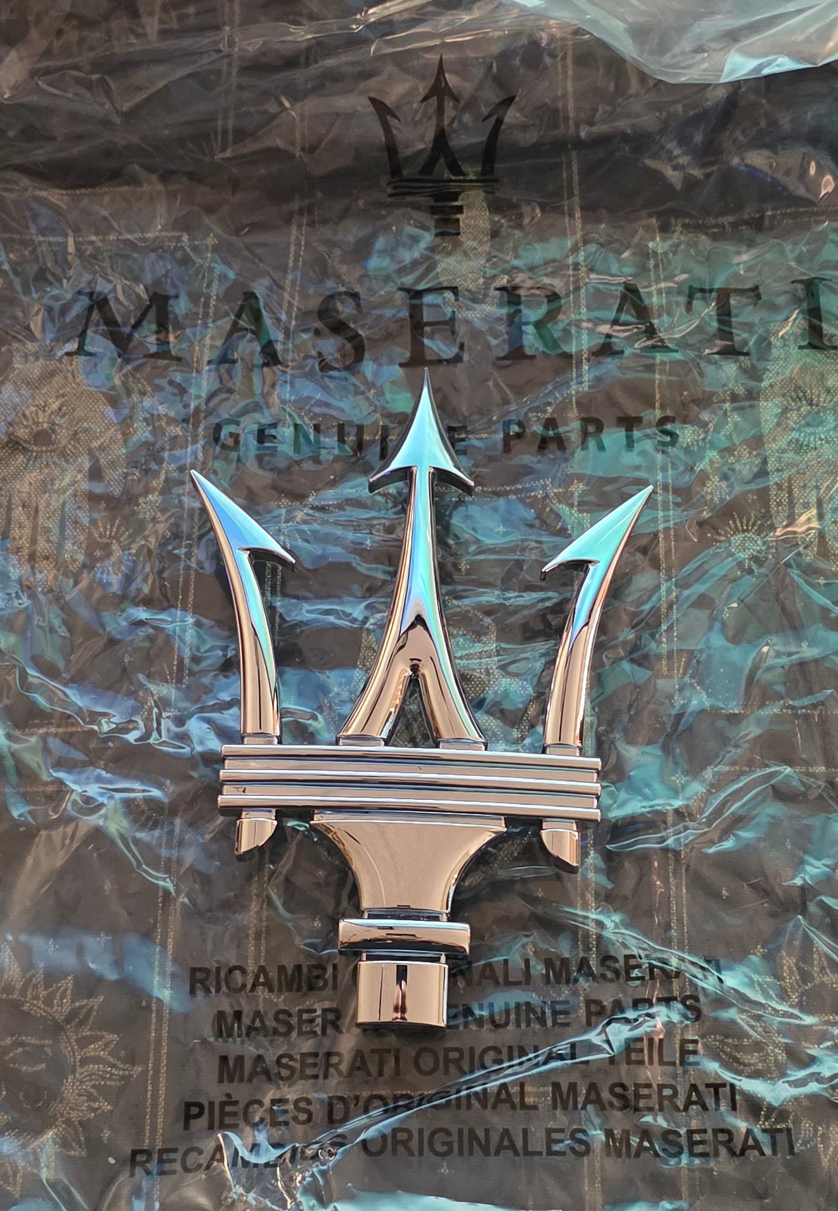 Maserati Trident Grill Badge 67005377