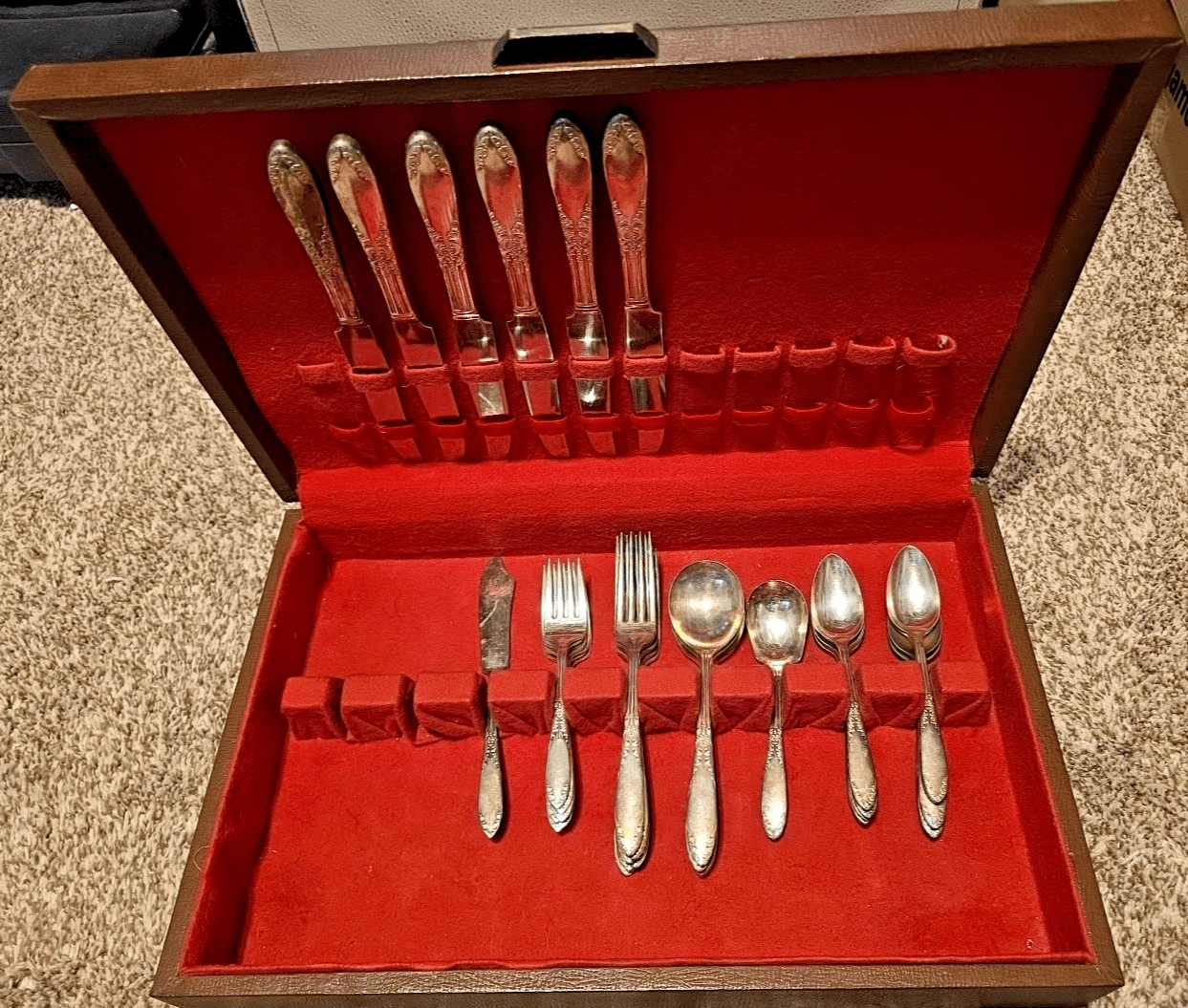 National Silver Co Silverware Flatware Silverplated 6 PLC 36 PCS with Chest