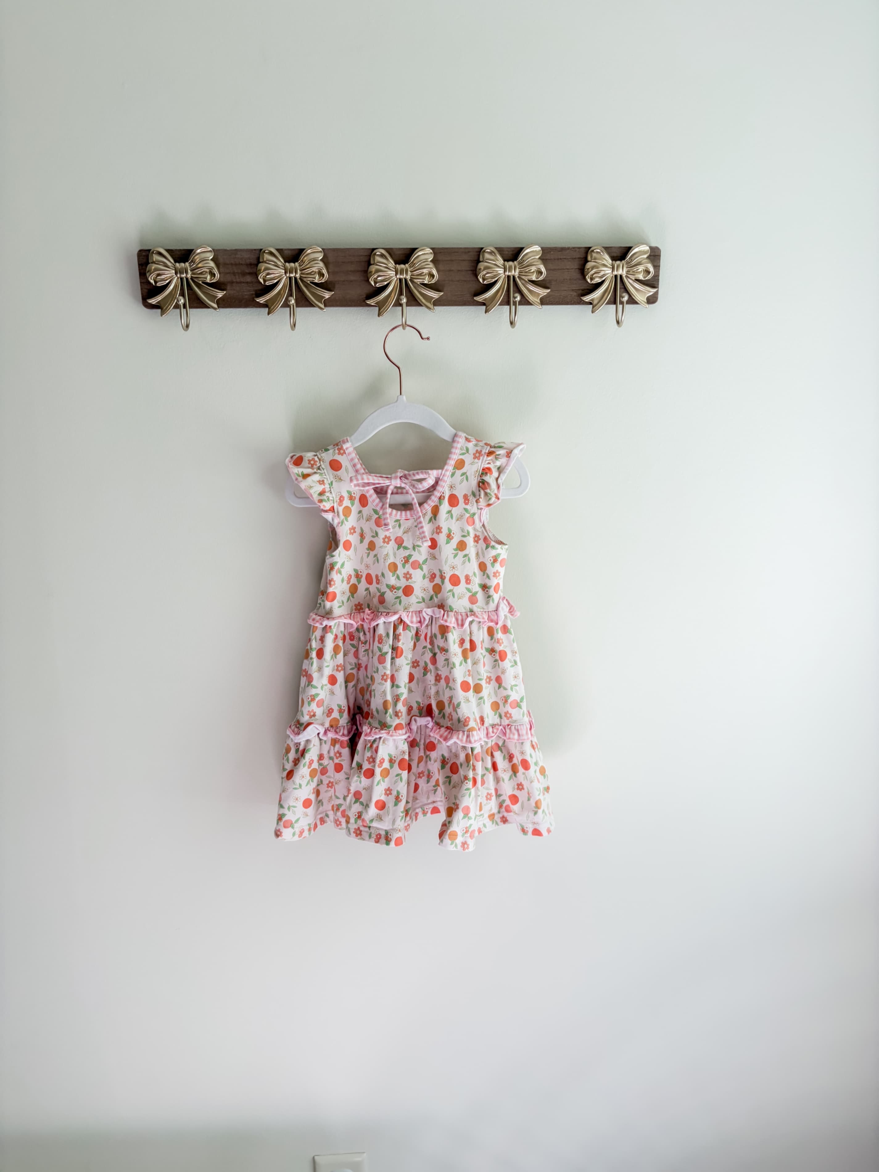 Shrimp and Grits Kids Girls' size XS (2-3t) Floral Ruffle Dress with Bow Details