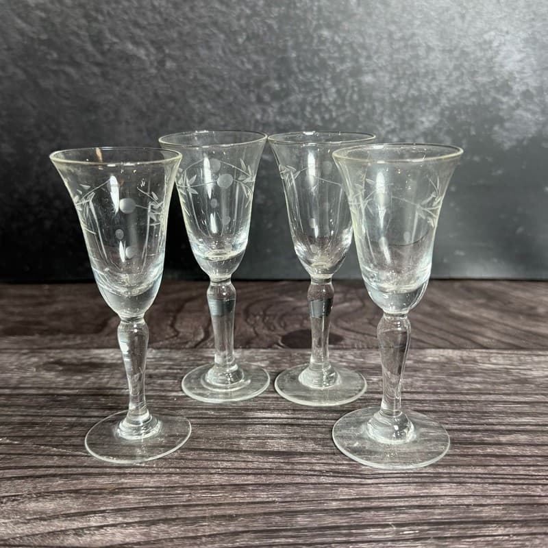 Vintage Etched Floral Footed Cordial Glasses - Set of 4