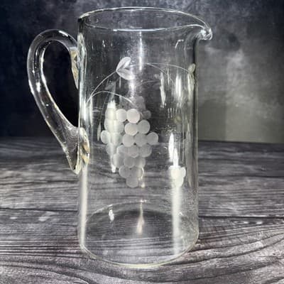Vintage Etched Delicate Glass grape on vine pouring pitcher 8.5" X5" handle
