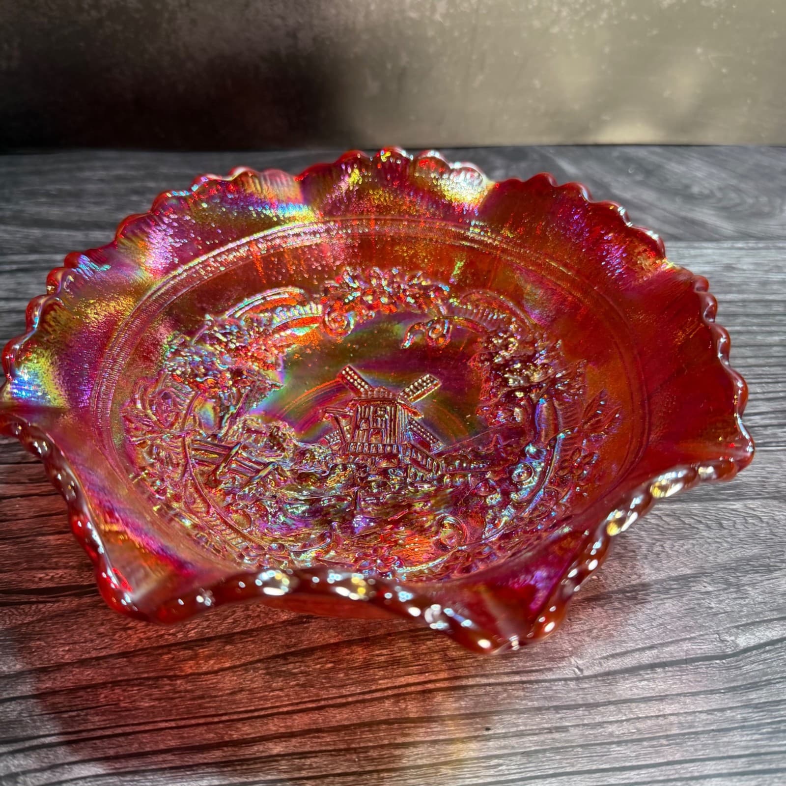 VTG L.E. SMITH Red Iridescent Windmill Design Carnival Glass Bowl 8"W Ruffle