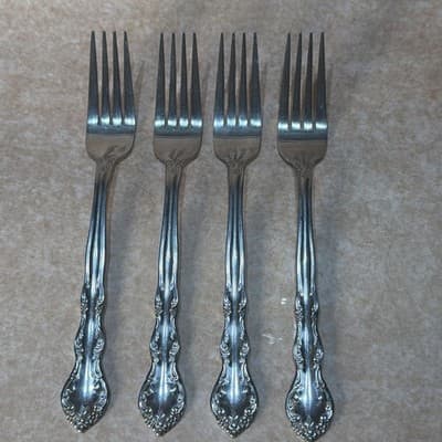 4 Pfaltzgraff HEIRLOOM REMEMBRANCE BETHANY Stainless Silverware Dinner Forks