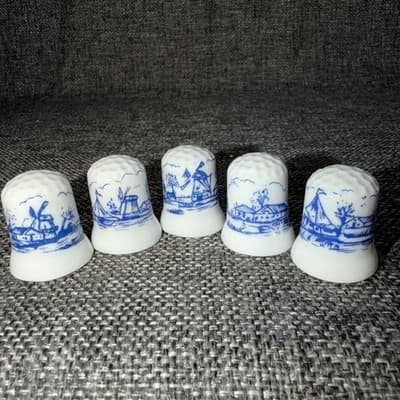 Lot Of 5 Porcelain Holland Blue and White Thimbles Windmills Boat Scenes