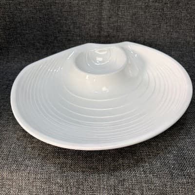 VTG White CLAM SHELL CERAMIC POTTERY ROUND 12" JAPAN CHIP & DIP Platter Chipped