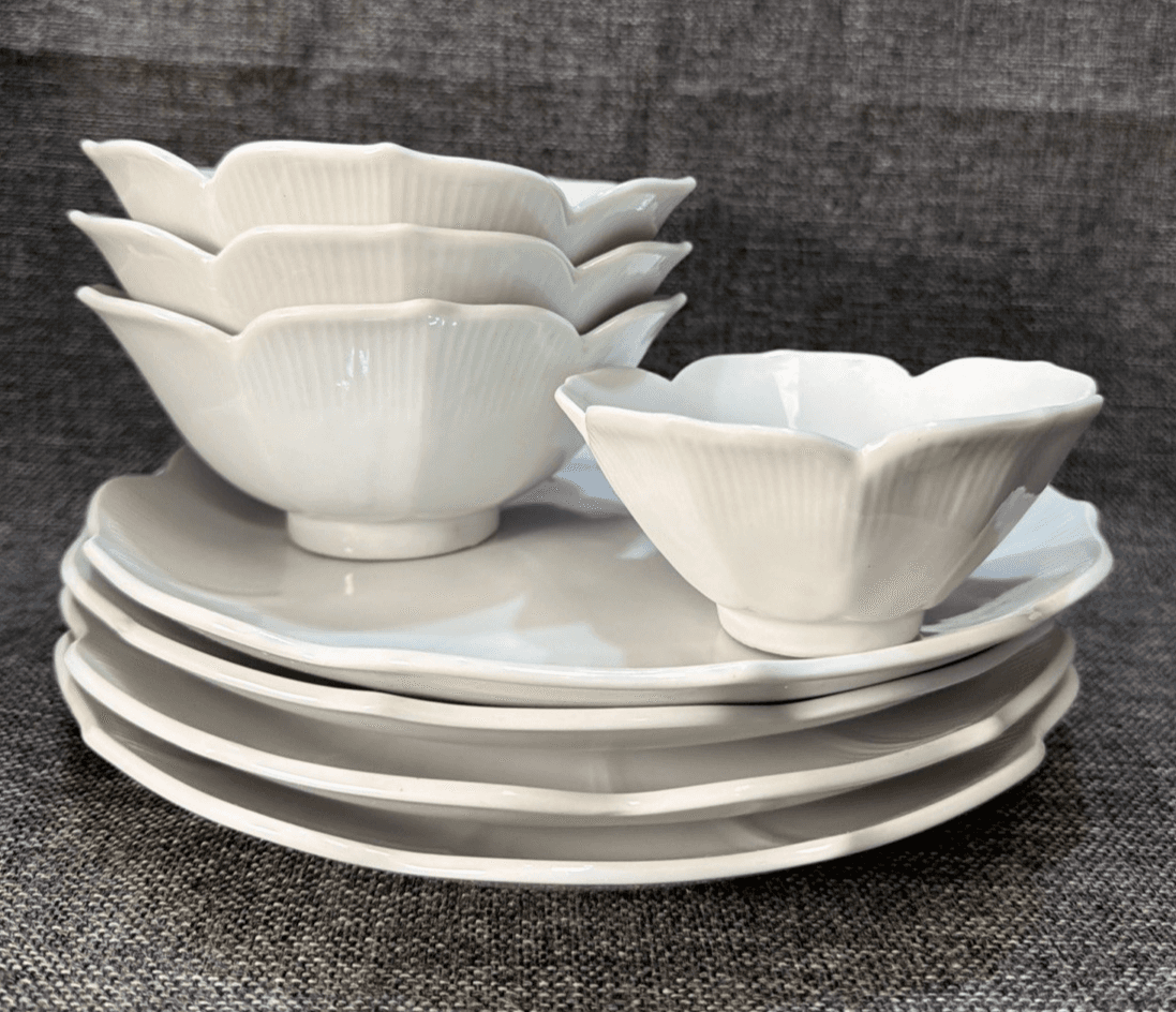 Vintage Japanese Porcelain Lotus Bowls Plates Set Of 4 White Ceramic Decorative