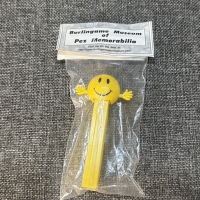 PEZ Rare Smiley Dispenser 1998 Burlingame Museum Of Pez Memorabilia Arms no Feet