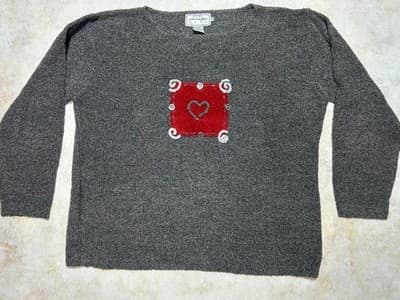 Womens Lightweight Soft Gray Sweater Mia Nola Grey with Red Heart Size S M