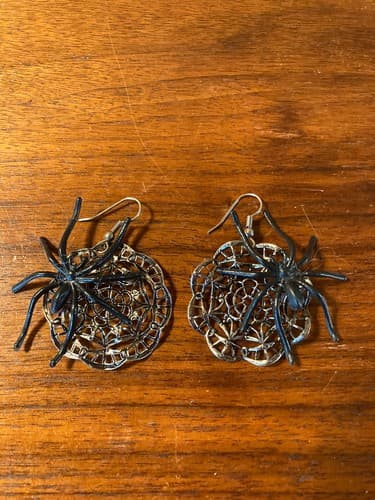 Spider Earrings Halloween Gothic Vintage 1990’s Silver Black spiders jewelry