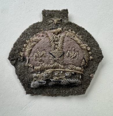 VINTAGE, WWII, BRITISH ARMY WARRANT OFFICER CROWN BADGE PATCH, FELT - ORIGINAL