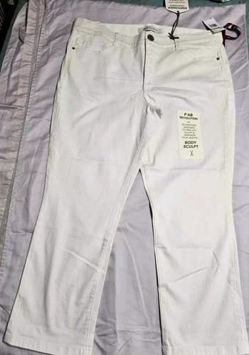 Vintage X America Women's White Denim Stretch Jeans Casual Wide Leg Size 14/32
