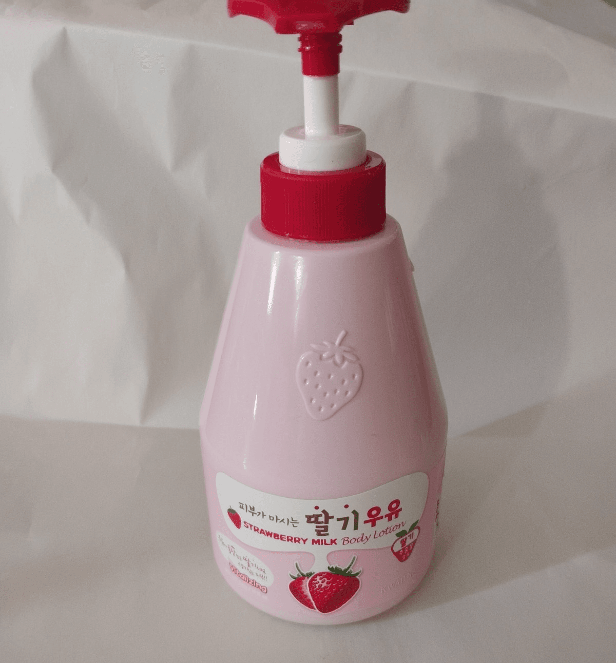 Strawberry Milk Body Lotion 560 g / 19.75 oz.
