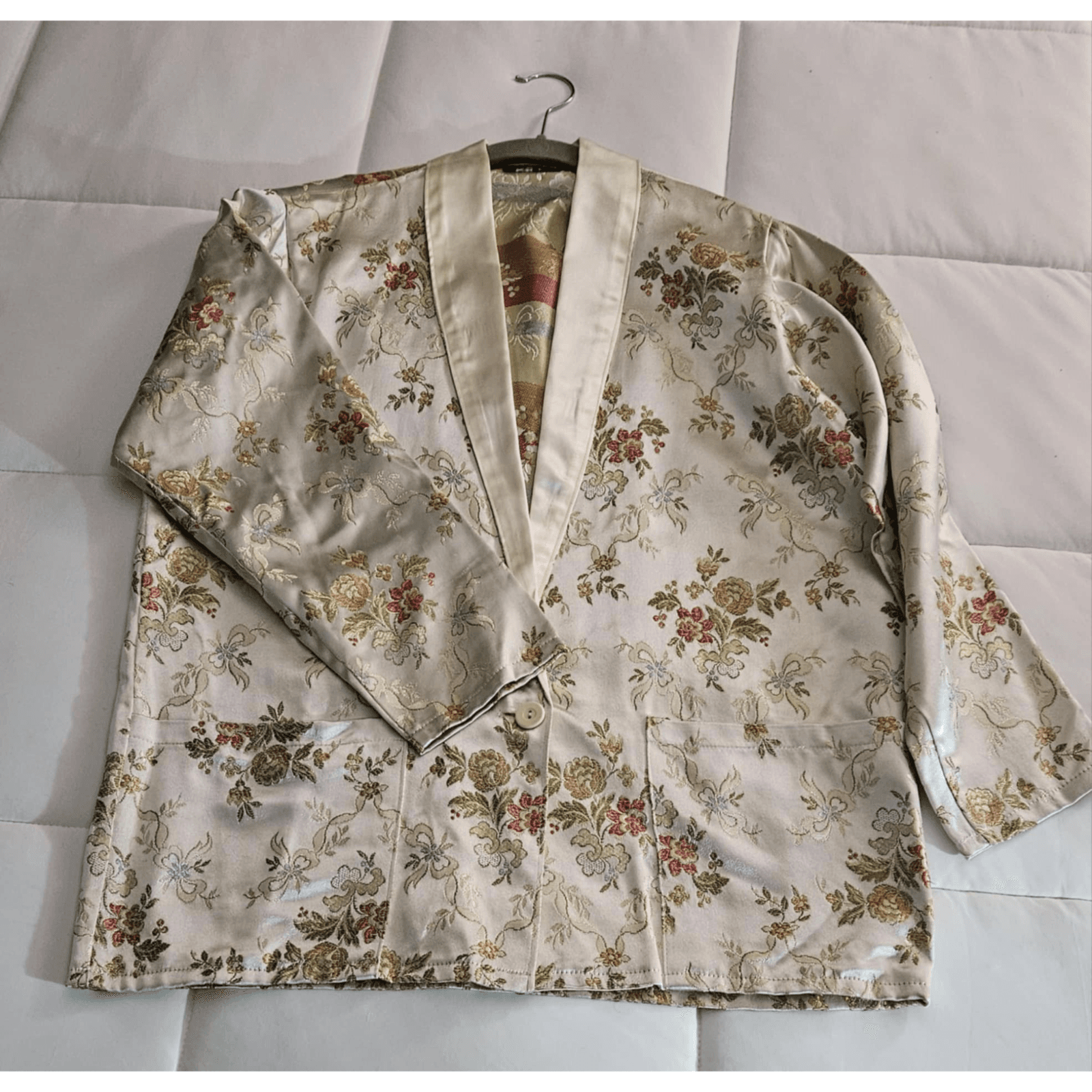 Hasting & Smith Women's Blazer White Floral Embroidered 22" X 21" X 28" Jacket