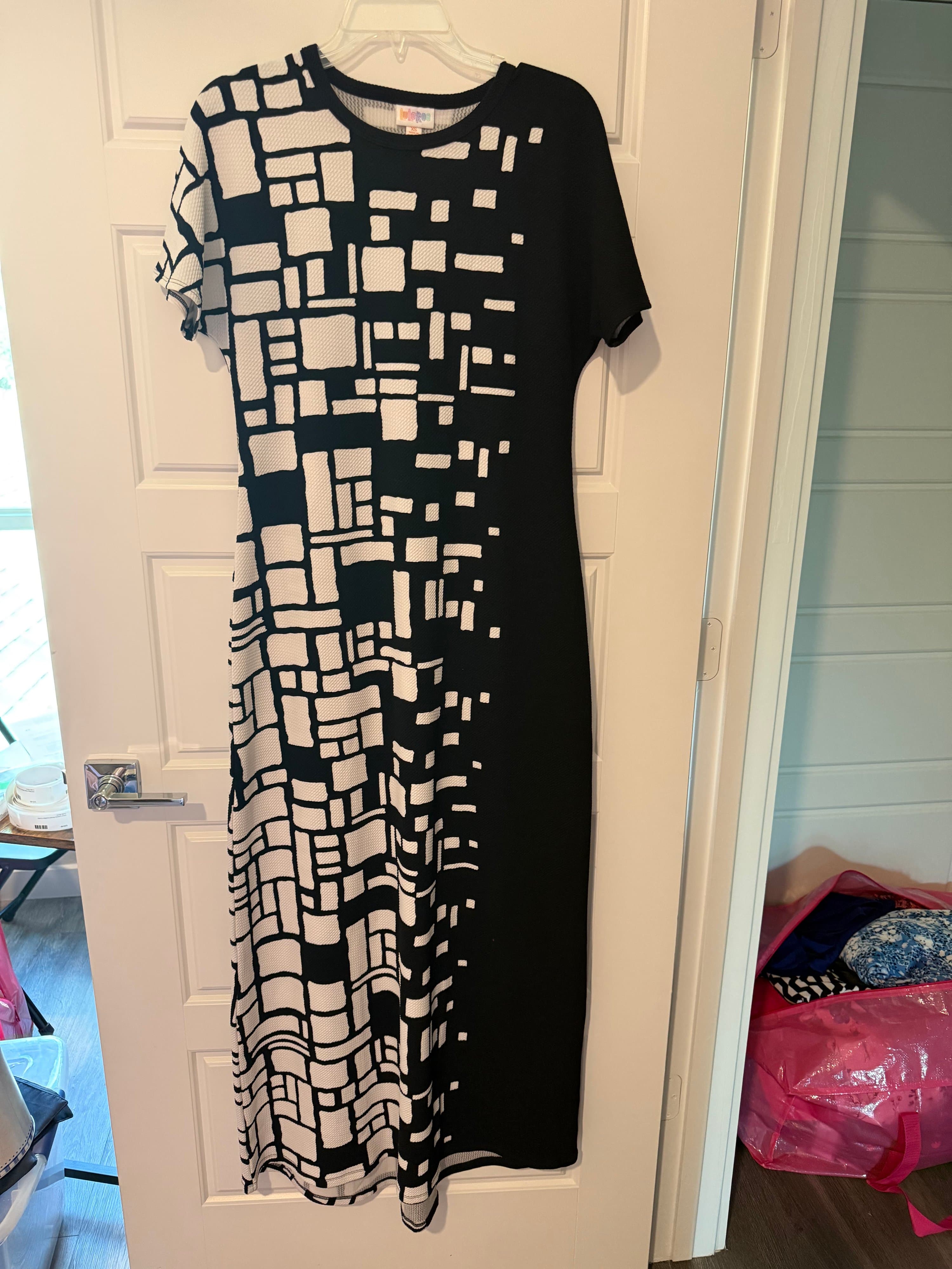 LuLaRoe XS Geometric Black and White Dress