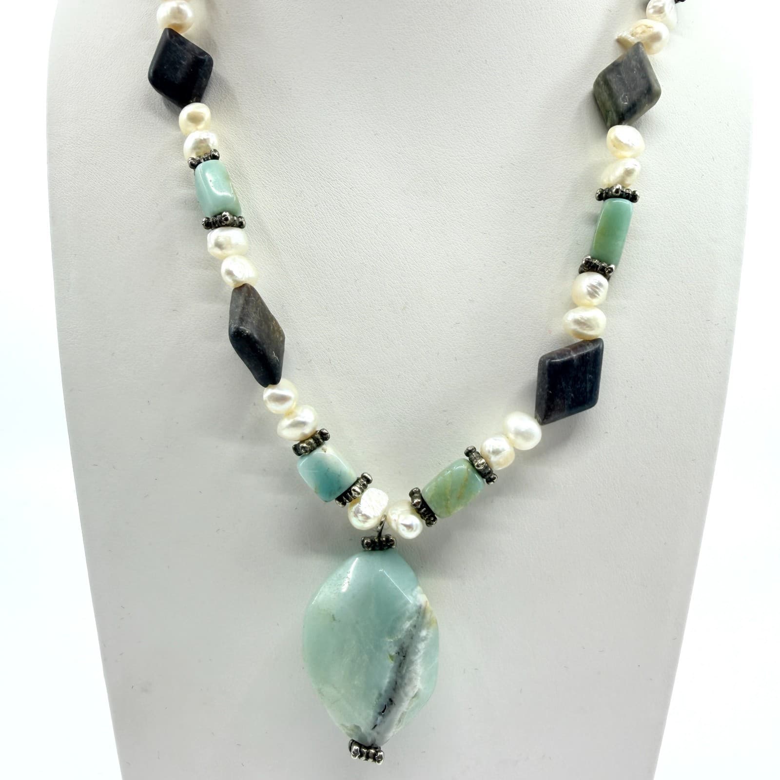 Vintage Boho Beaded Necklace Light Green Stone Faux Pearl Statement Y2K Retro