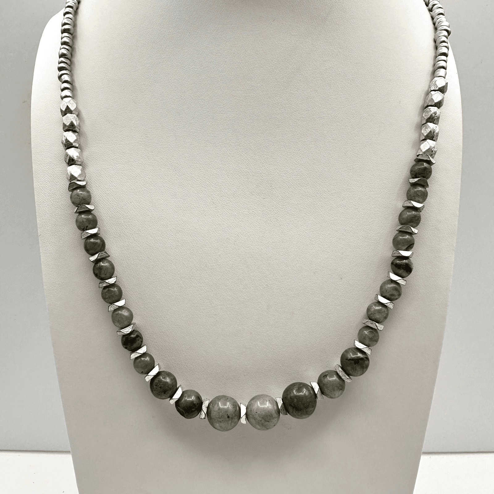Vintage 90s Labradorite Stone Beaded Necklace Silver Tone Boho Statement Jewelry