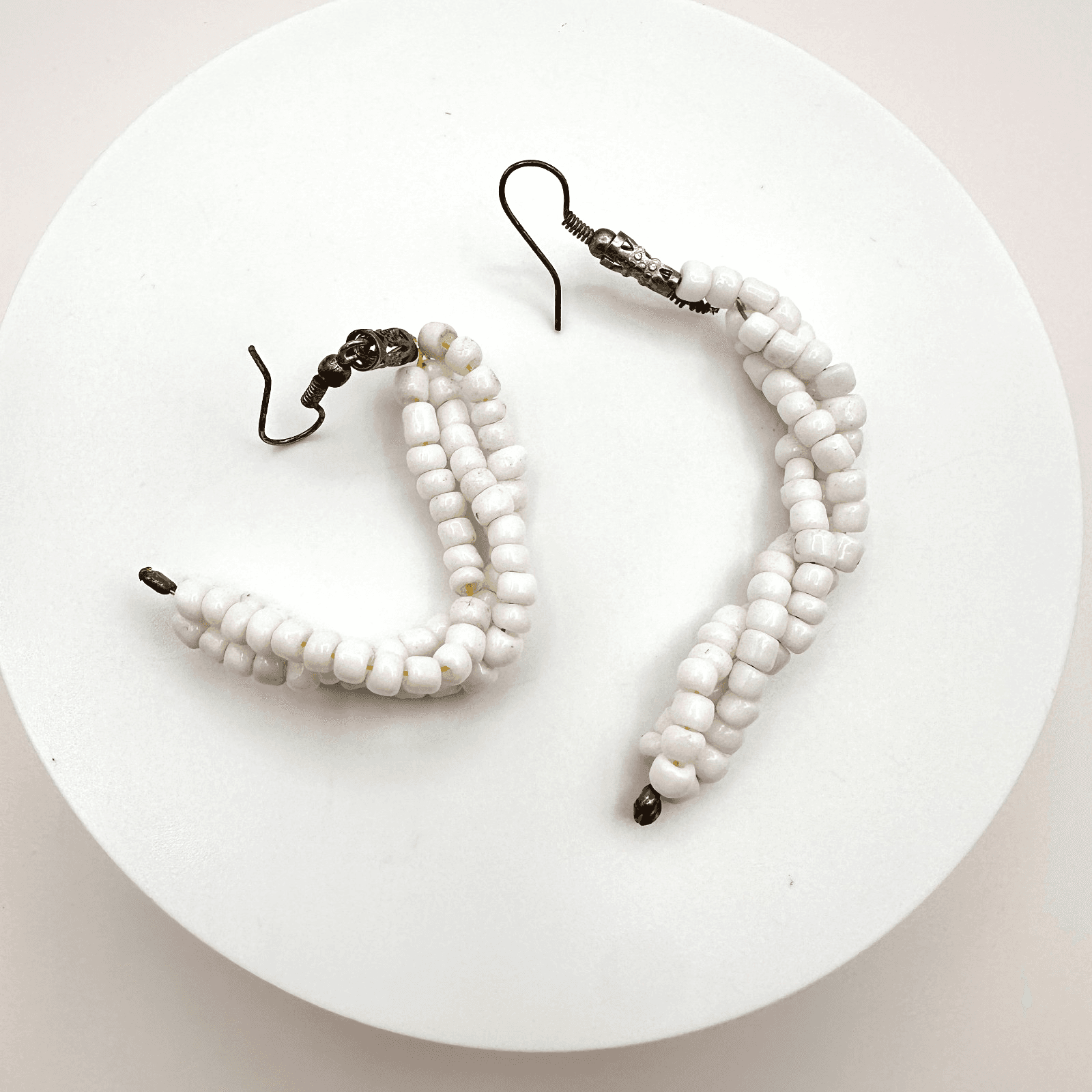Vintage 90s White Seed Beaded J-Hoop Earrings Silver-tone Boho Statement Jewelry