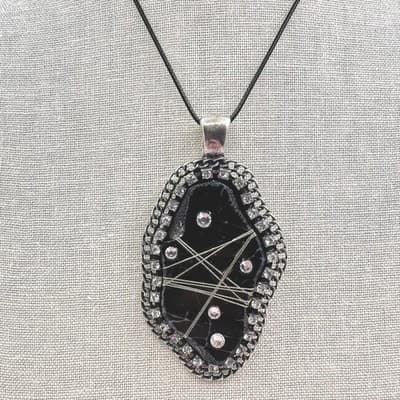 Vintage Y2K Black Agate Pendant Necklace Silver Tone Clear Rhinestone Jewelry