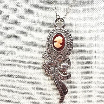 Vintage 90s Red Cameo Silver Tone Pendant Necklace Retro Victorian Style Fashion