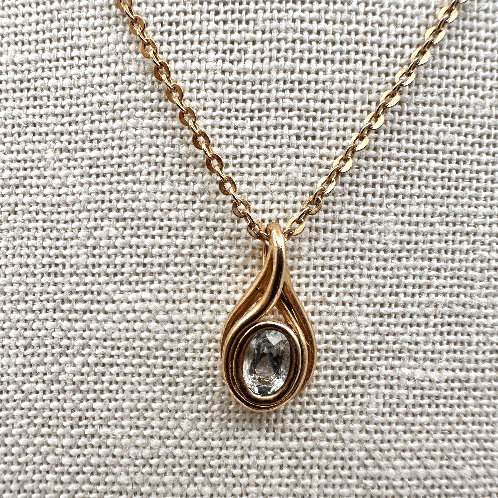 Vintage Y2K Clear Rhinestone Teardrop Gold Tone Pendant Necklace Women's Jewelry