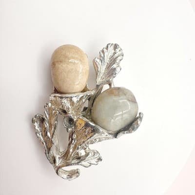 Vintage 80s Silver Tone Thistle Brooch Beige &Green Agate Stones Boho Floral Pin