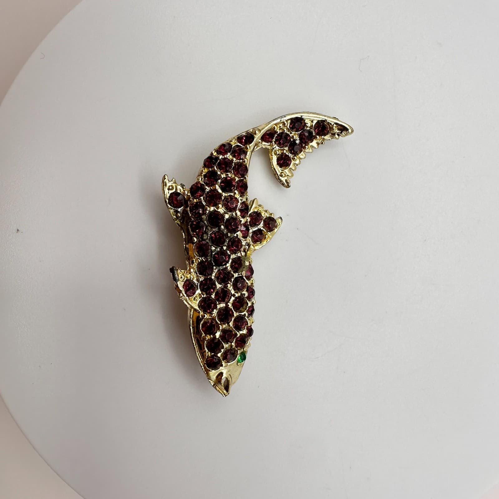 Vintage 90s Red & Green Rhinestone Fish Blink Brooch Gold Tone Jewelry