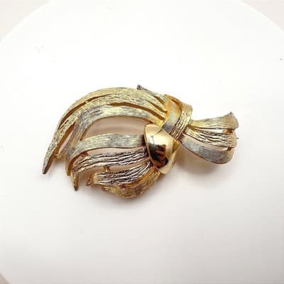 Vintage 60s Signed DeNicola Gold Tone Brooch Mid-Century Modern Textured Jewelry