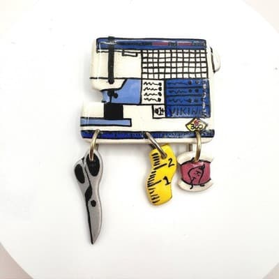 Vintage Y2K Viking Sewing Machine Brooch Pin Statement Classic Jewelry