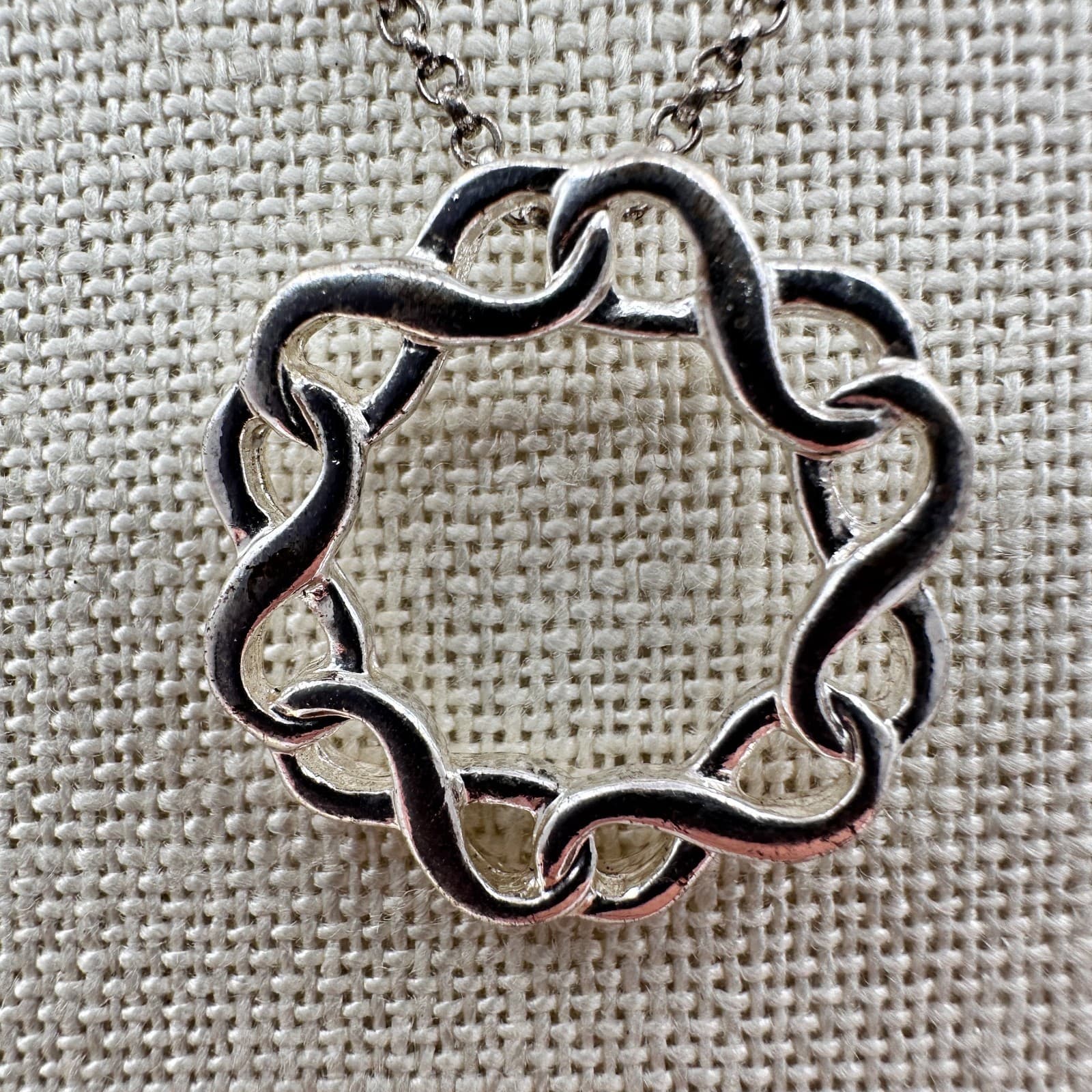 Vintage Y2K Silver Tone Link Chain Pendant Necklace Women's Classic Jewelry