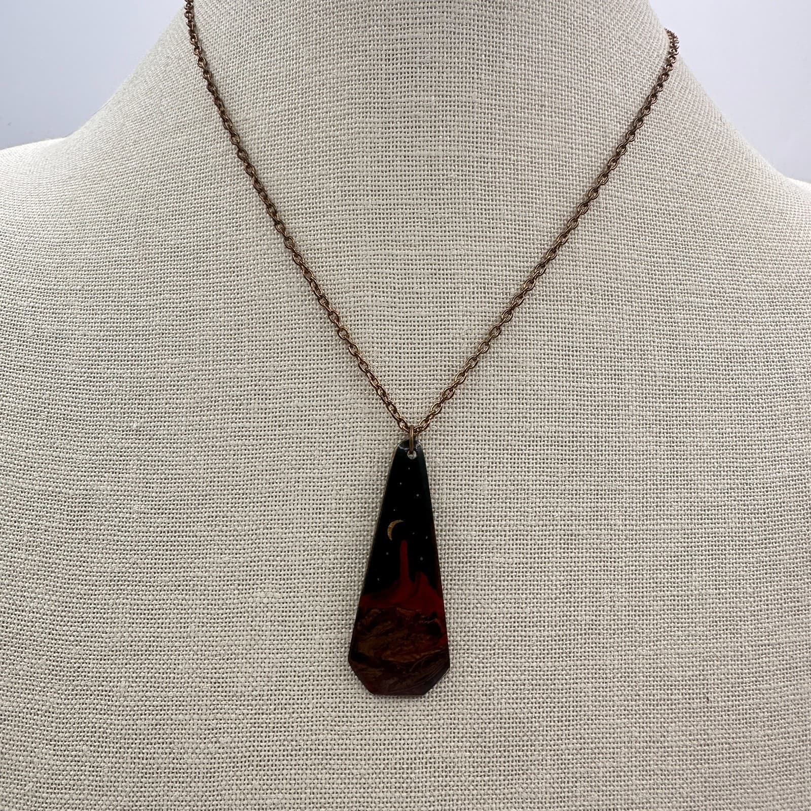 Vintage 90s Desert Moon Pendant Necklace Gold Tone Chain Boho Women's Jewelry