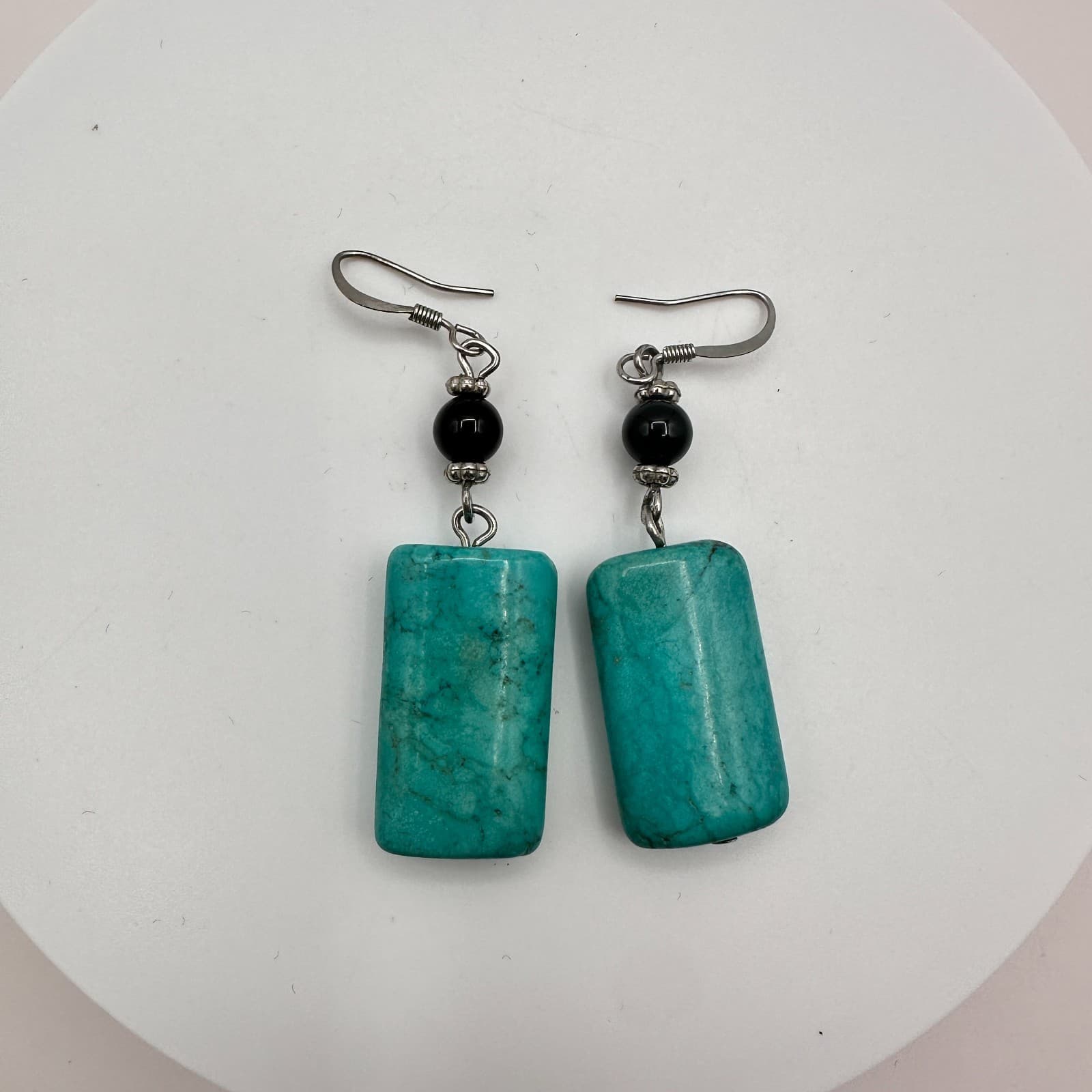 Vintage 90s Silver Tone Black Onyx & Howlite Beaded Rectangle Dangle Earrings