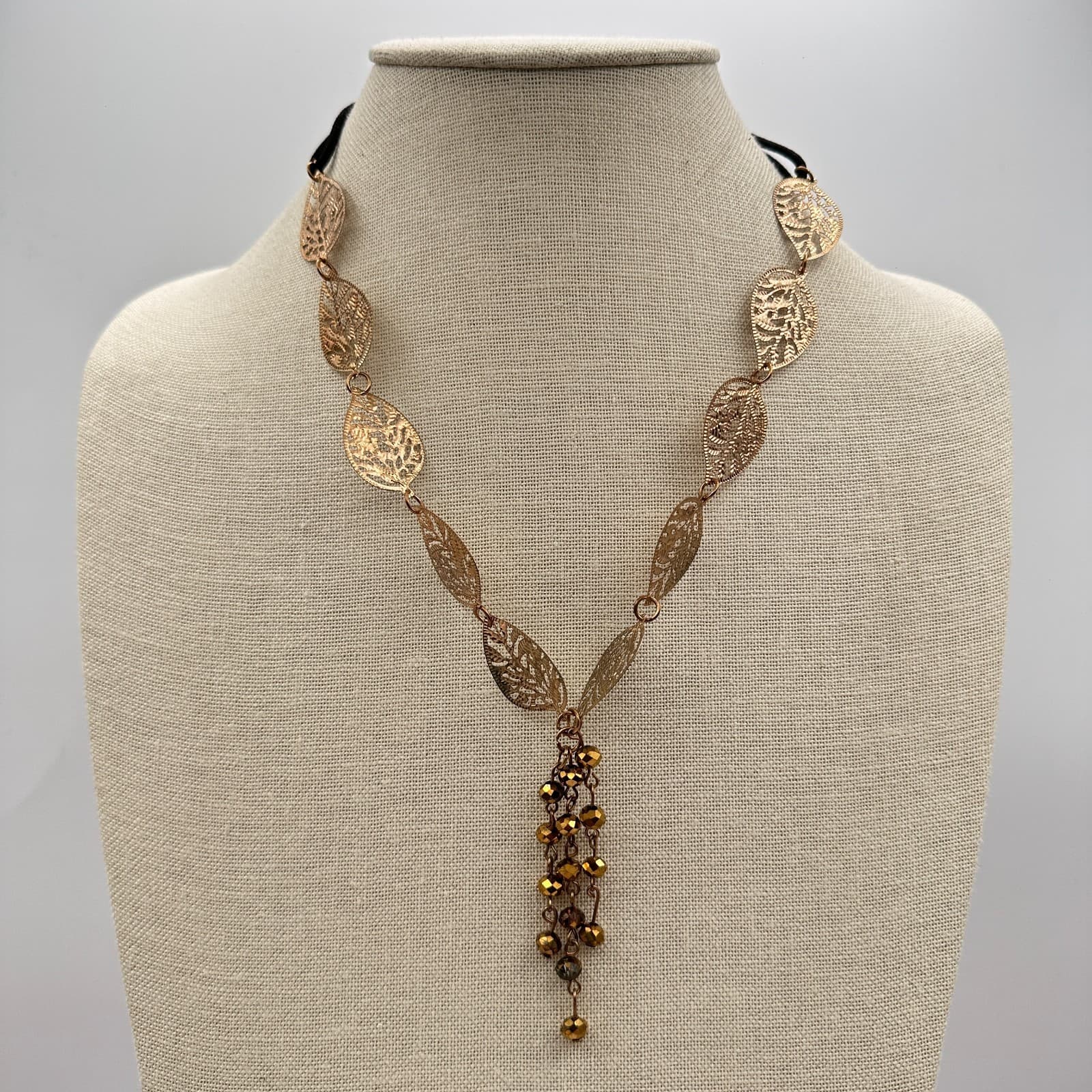 Vintage Y2K Gold Tone Filigree Leaf Necklace Boho Beaded Fringe Women's Jewelry