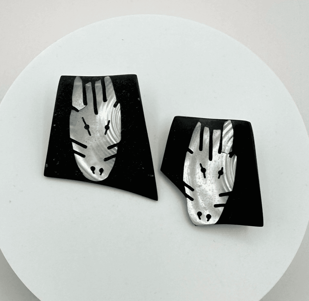 Vintage 80s Zebra Inlay Stud Earrings Mother of Pearl Shell Women's Jewelry