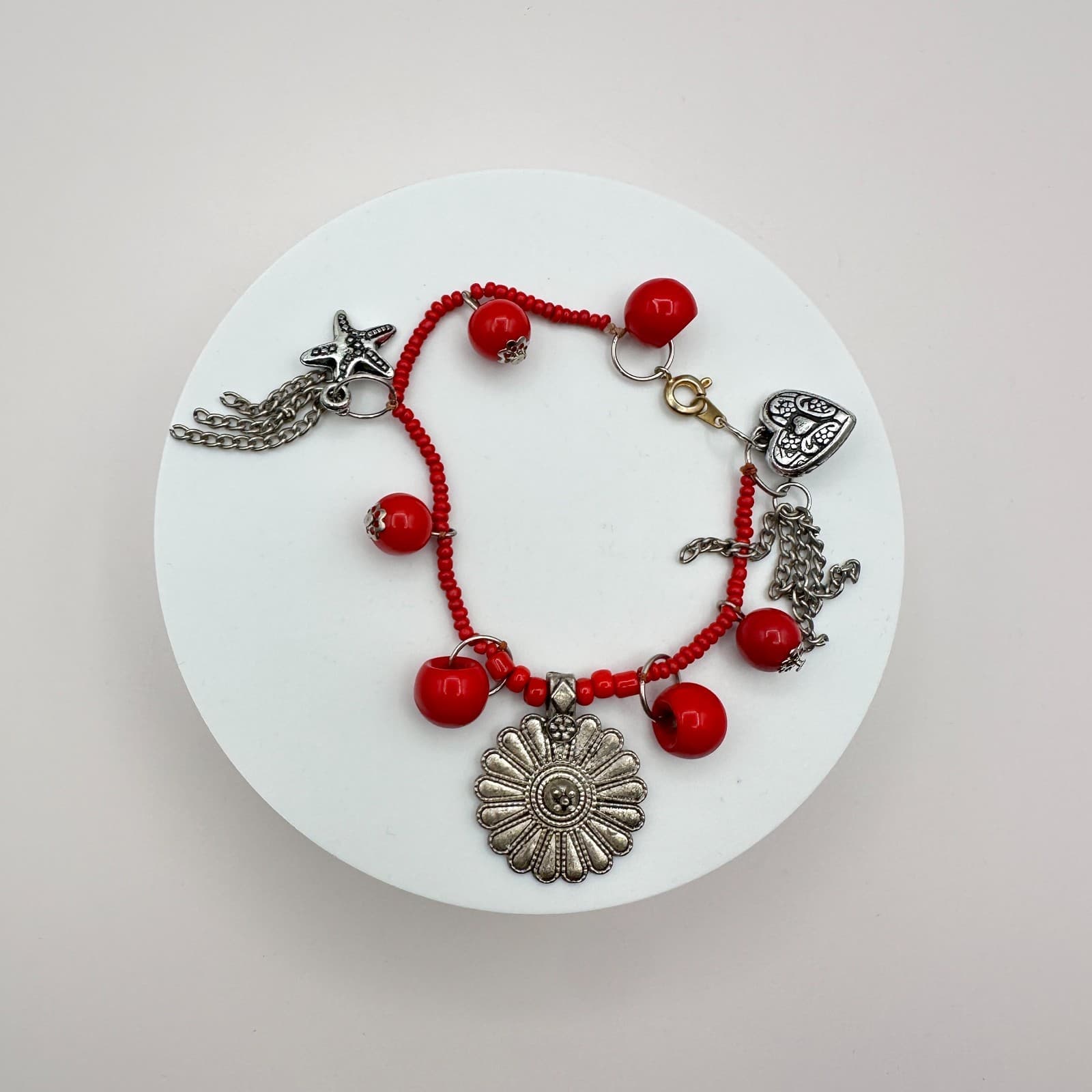 Vintage 90s Seed Beaded Silver Tone Flower Starfish Heart Charm Bracelet Jewelry