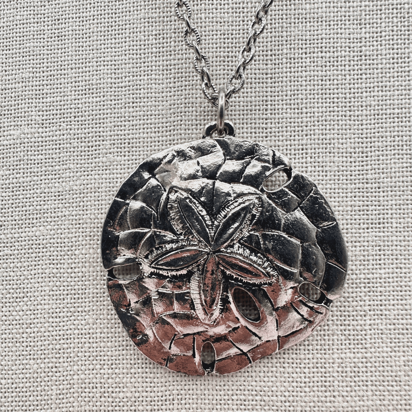 Vintage Y2K Sand Dollar Pendant Necklace Silver Tone Women's Classic Jewelry