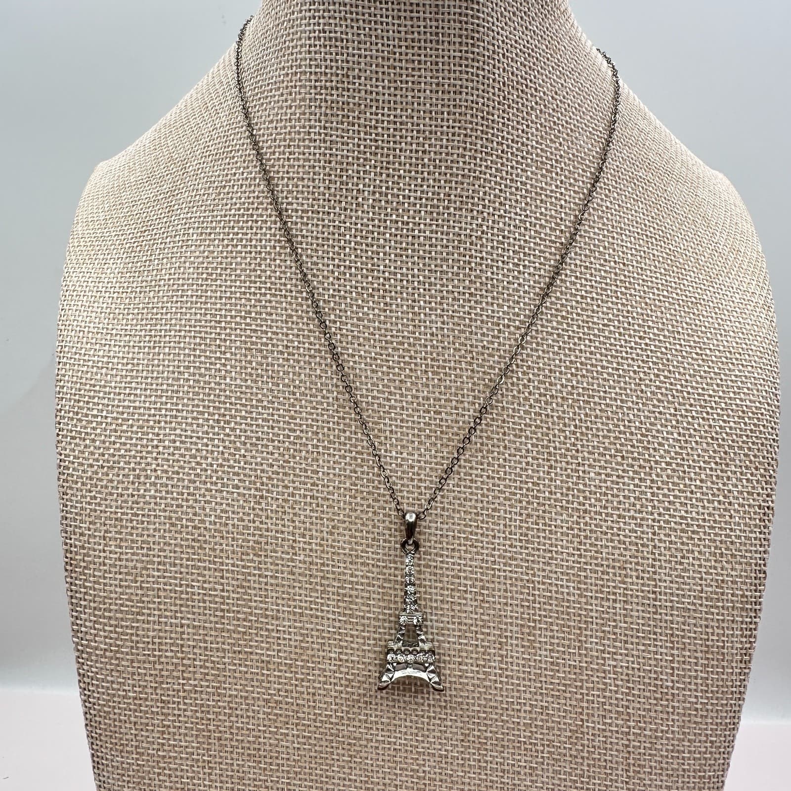 Vintage 90s Silver Tone Eiffel Tower Paris Charm Necklace Rhinestones Jewelry