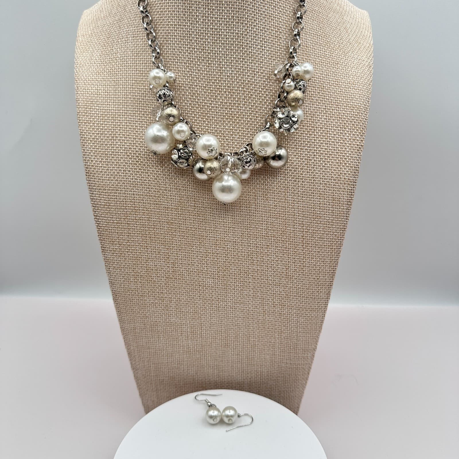 Vintage Y2K Silver Tone Pearl Bunch Statement Necklace Earrings Set Boho Jewelry