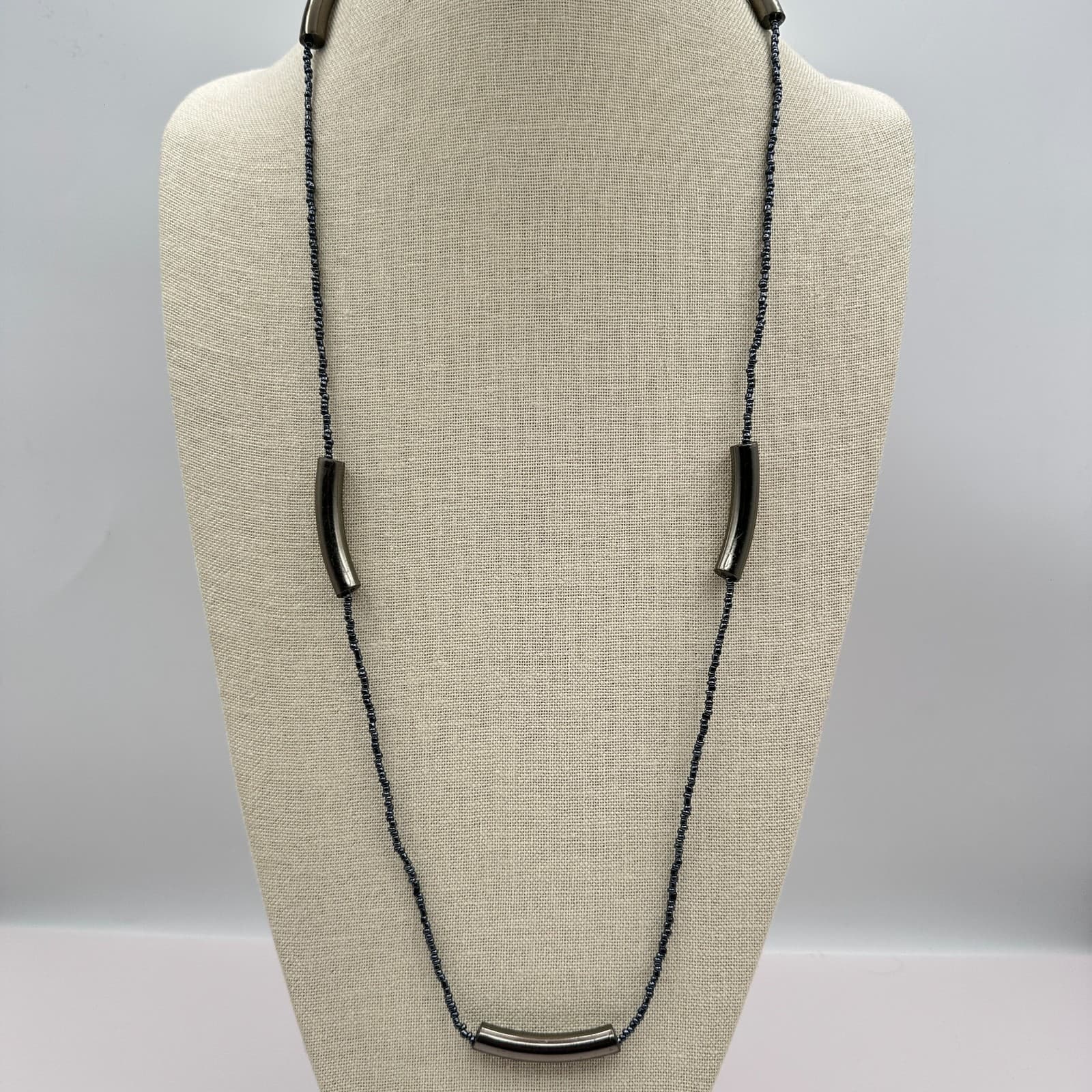 Vintage Y2K Silver-Tone Curved Tube Beaded Necklace Women's Classic Jewelry