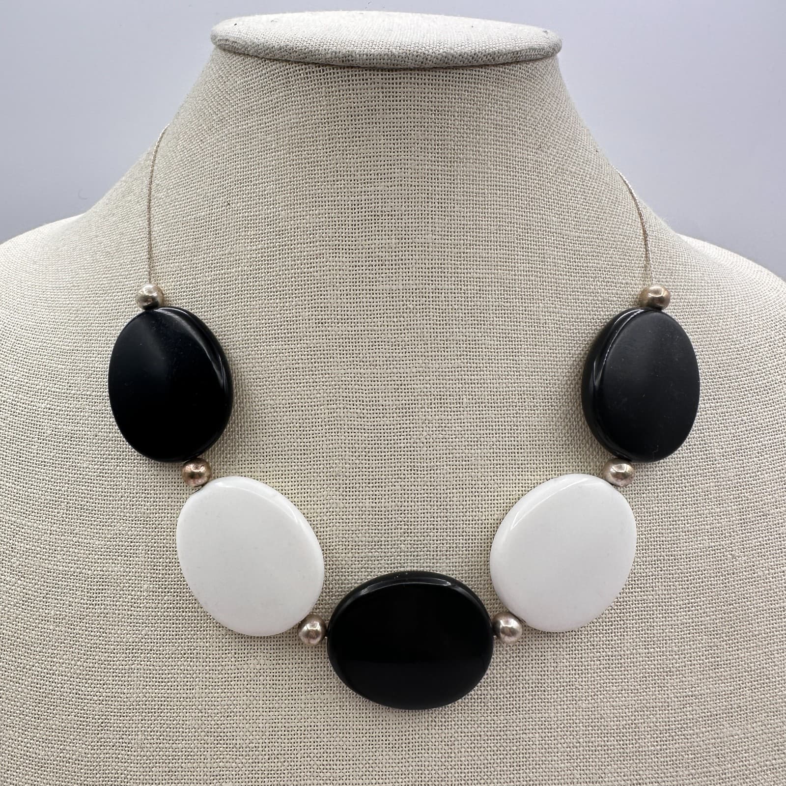 Vintage Y2K Black White Oval Beaded Necklace Silver Tone Statement Jewelry