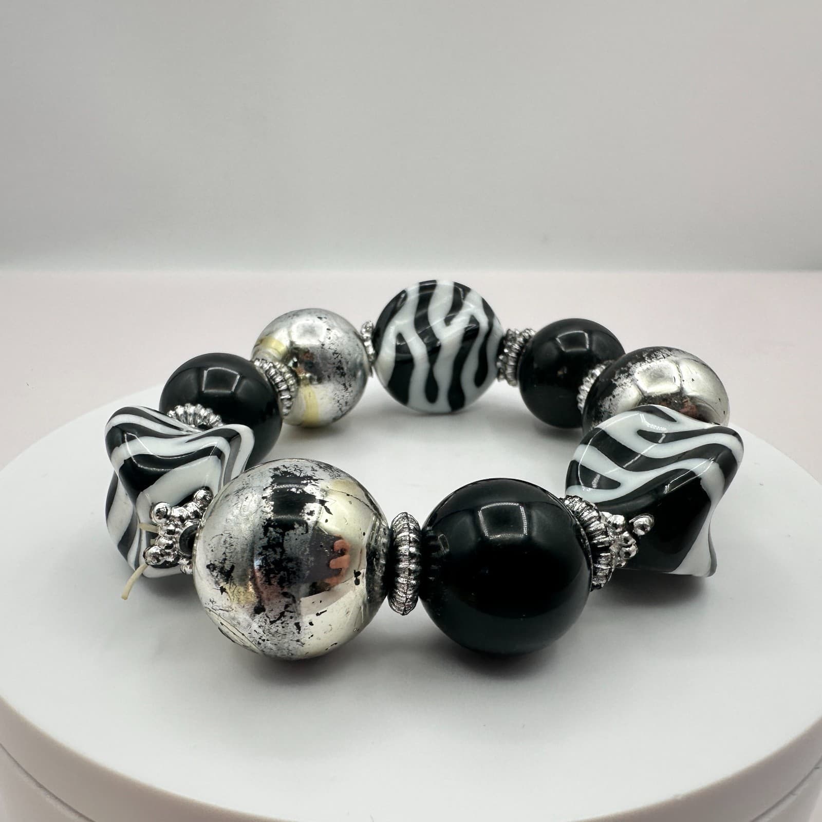 Vintage 90s Zebra Striped Black Glass Bead Chunky Stretch Bracelet Jewelry