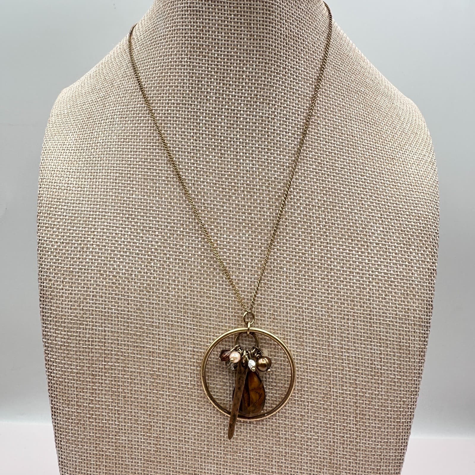 Vintage 90s Gold Tone Hoop Charm Necklace Brown Agate Stone Glass Pearl Jewelry