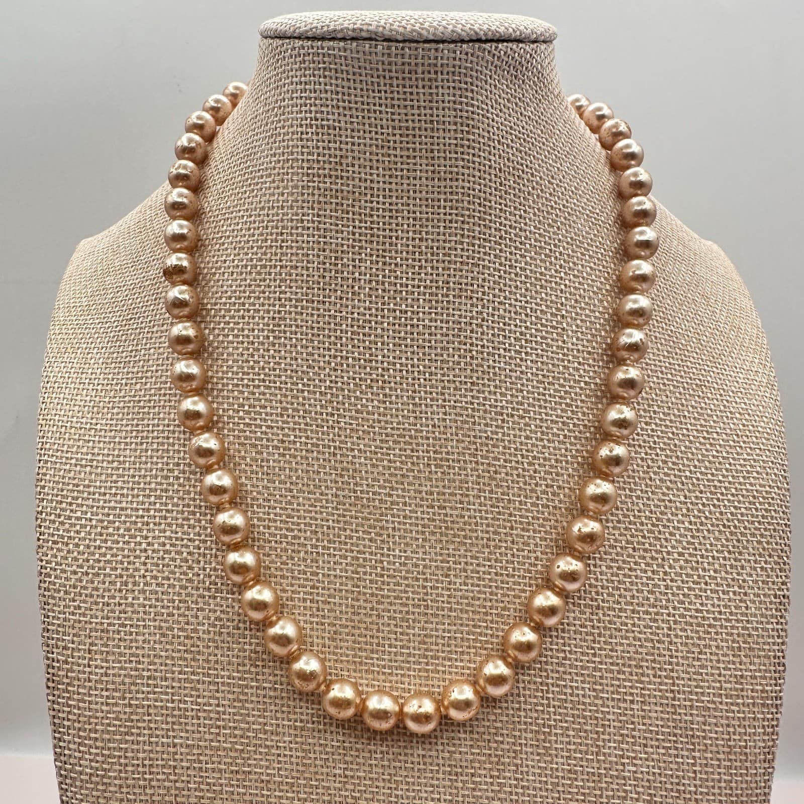 Vintage 90s Gold Tone Round Faux Pearl Beaded Necklace Women's Classic Jewelry