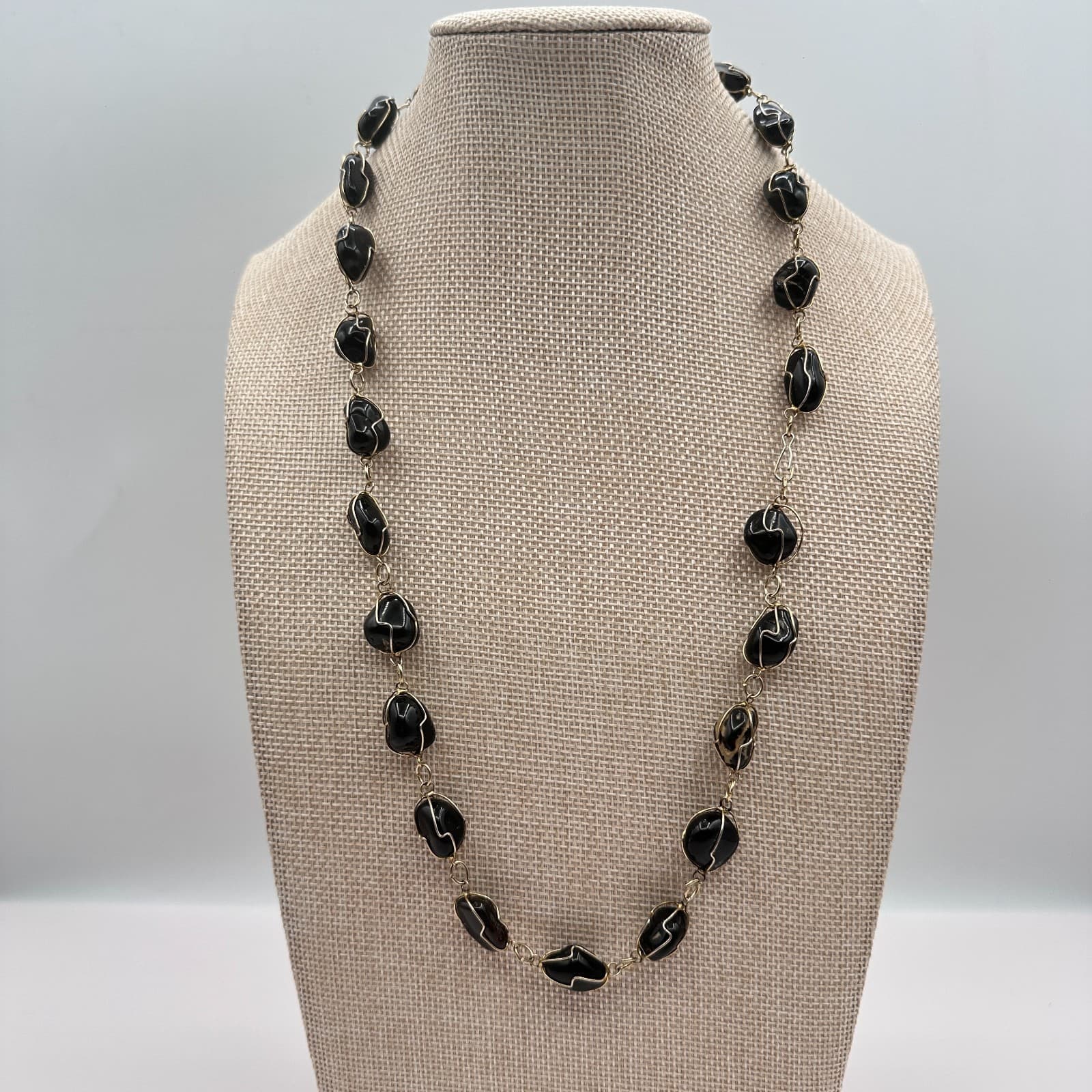 Vintage Y2K Gold Tone Black Stone Wire Wrapped Necklace Women's Classic Jewelry