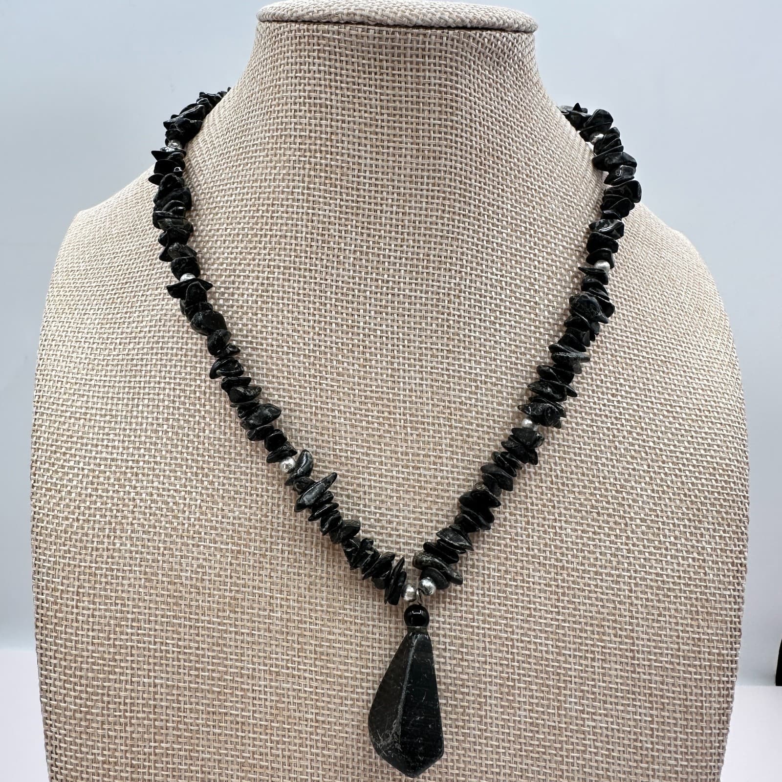 Vintage 80s Black Stone Chip Beaded Teardrop Pendant Necklace Statement Jewelry