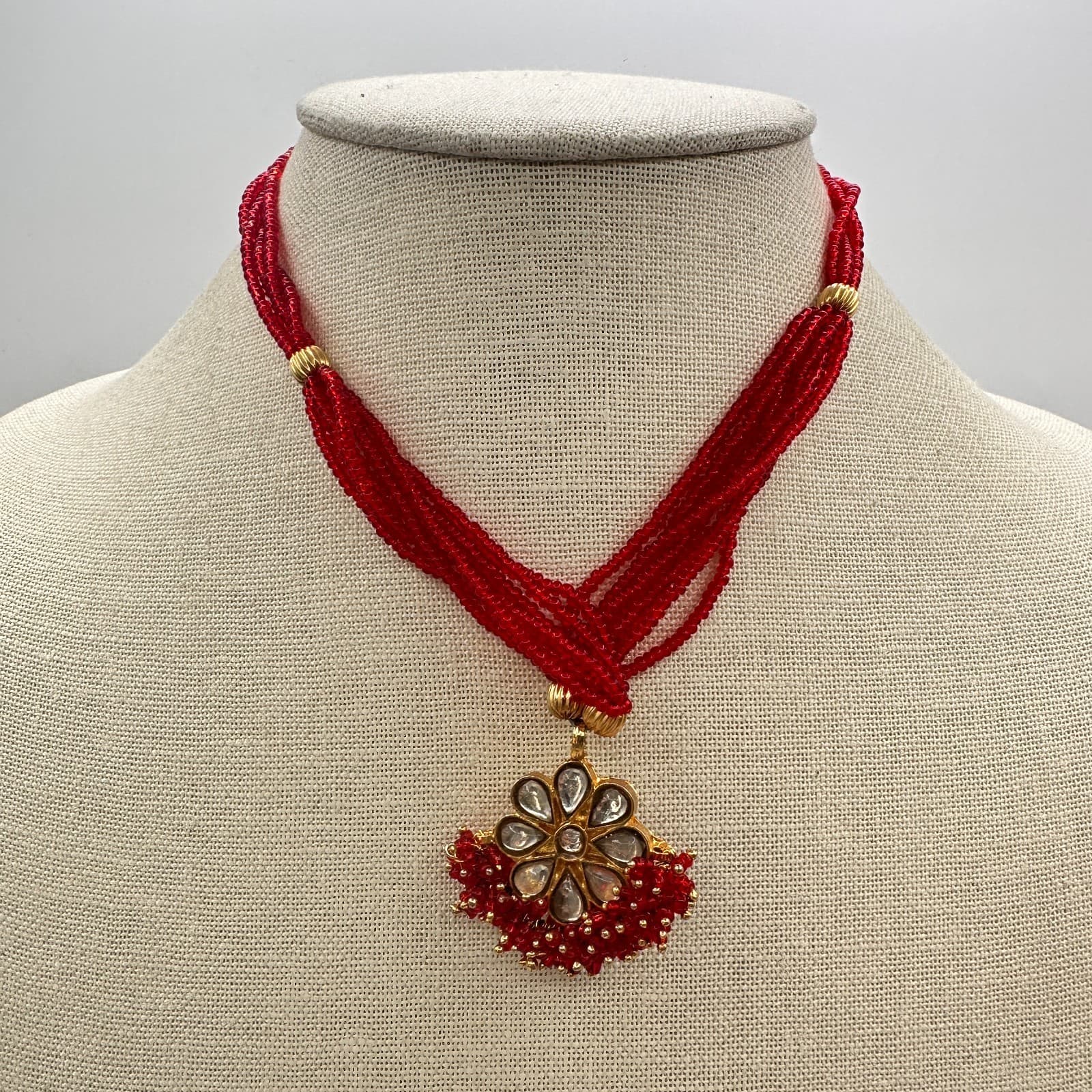 Vintage 90s Gold Tone Multi Strand Beaded Kundan Floral Pendant Necklace Jewelry