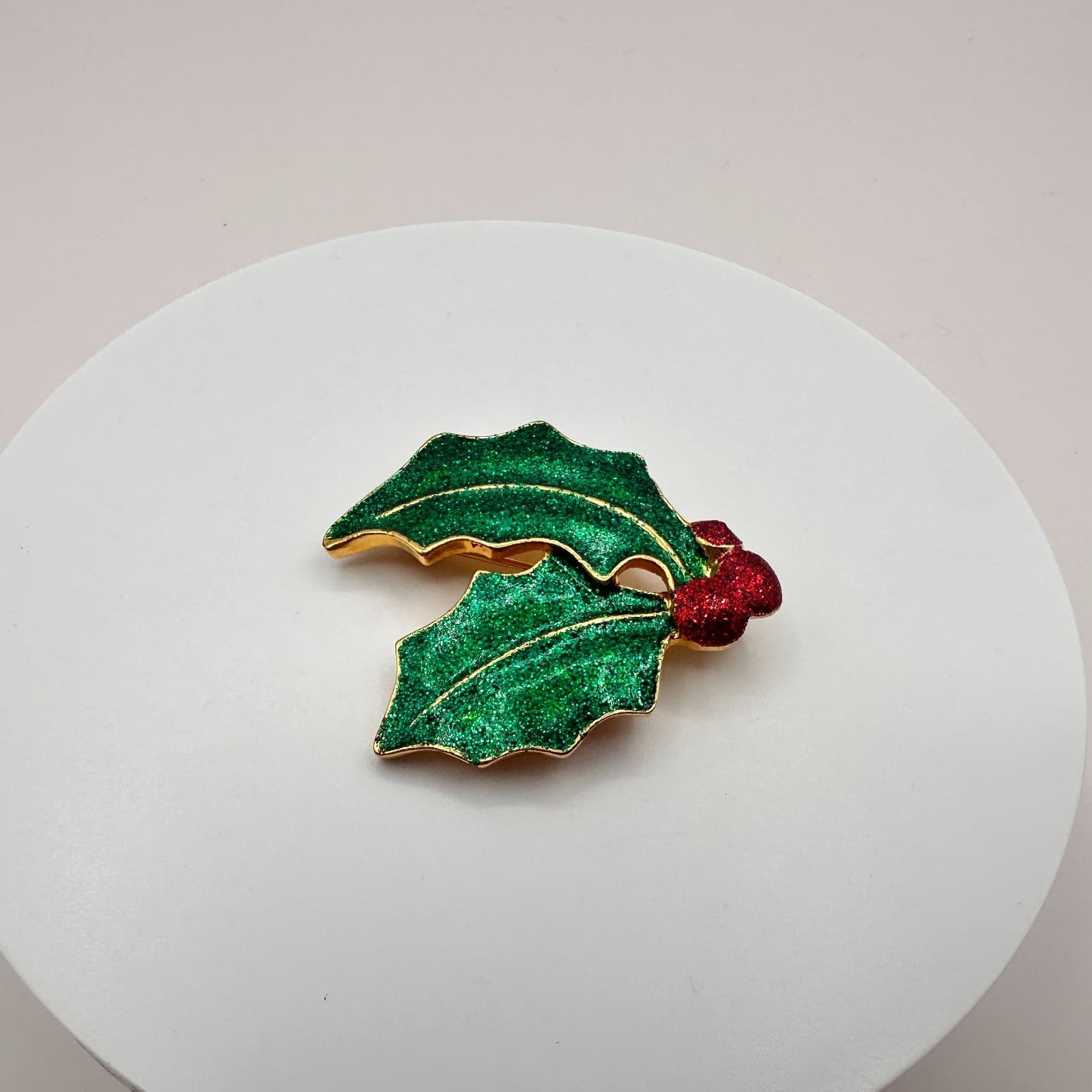 Vintage 90s Christmas Pin Red Berries Green Enamel Gold Tone Brooch Jewelry