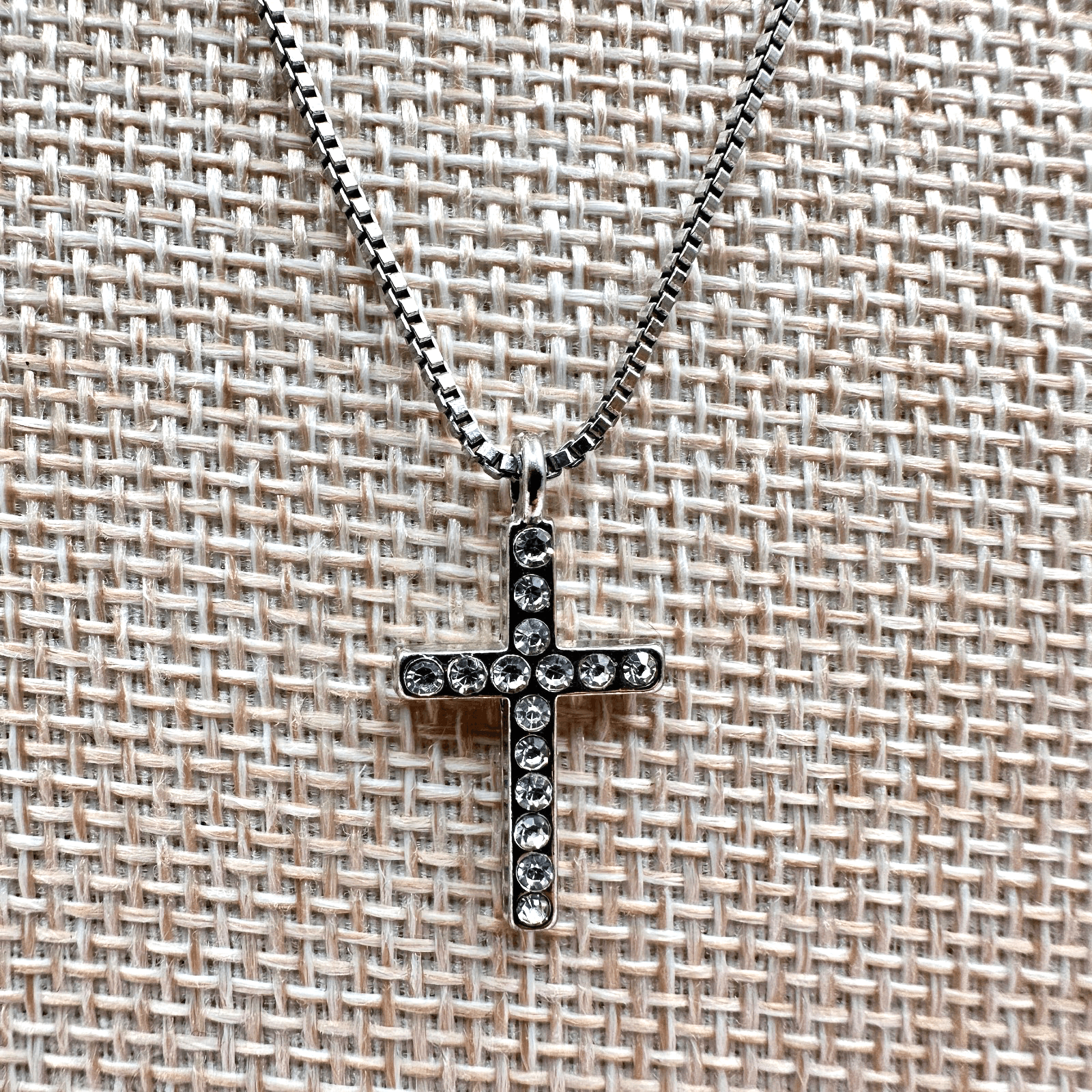 Vintage Y2K Silver Tone Clear Rhinestone Cross Pendant Necklace Women's Jewelry