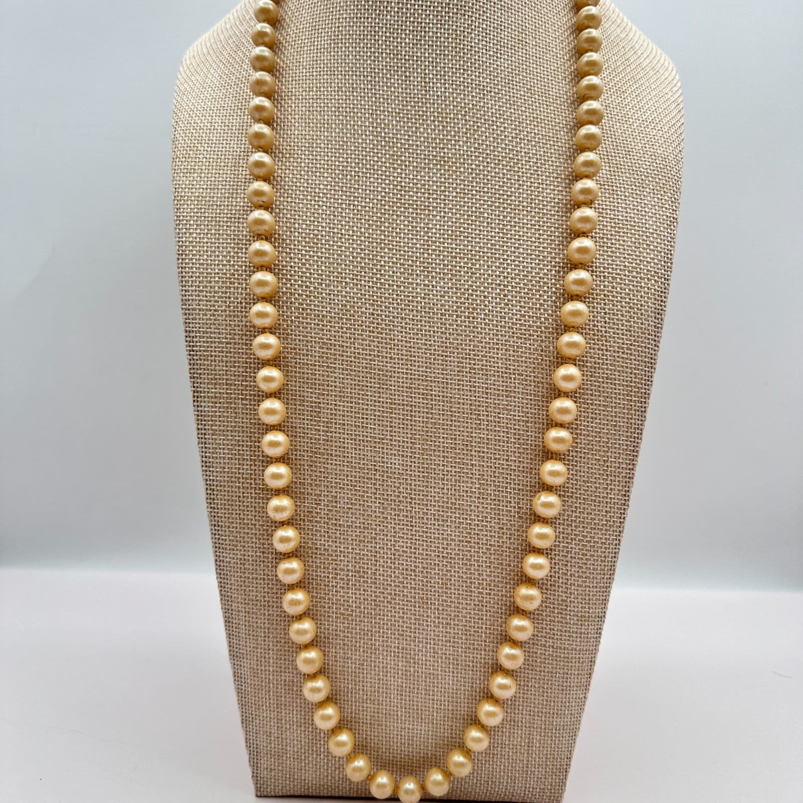 Vintage 90s Cream Faux Pearl Beaded Necklace Women's Classic Fashion Jewelry