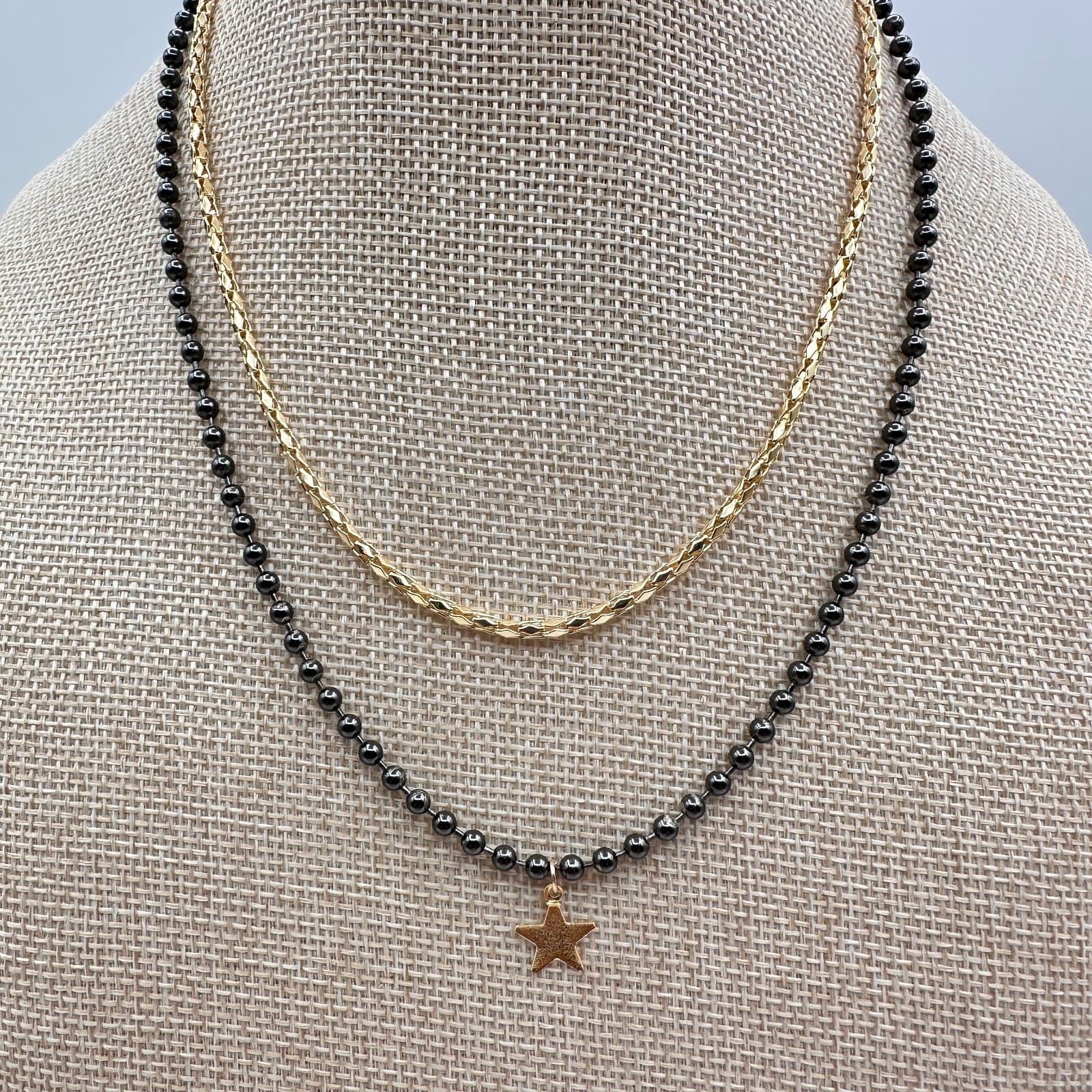 Vintage 90s Layered Black Bead Star Necklace Gold Tone Petal Link Chain Jewelry