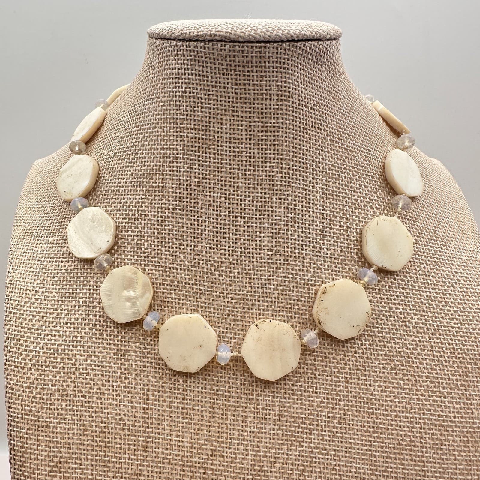 Vintage Y2K Cream Hexagon Shell Bead Necklace White Glass Spacer Women's Jewelry
